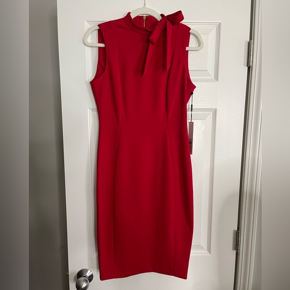 🦄NWT CALVIN KLEIN Crepe Knee Length Sheath Dress, Size 4 - Picture 2 of 4